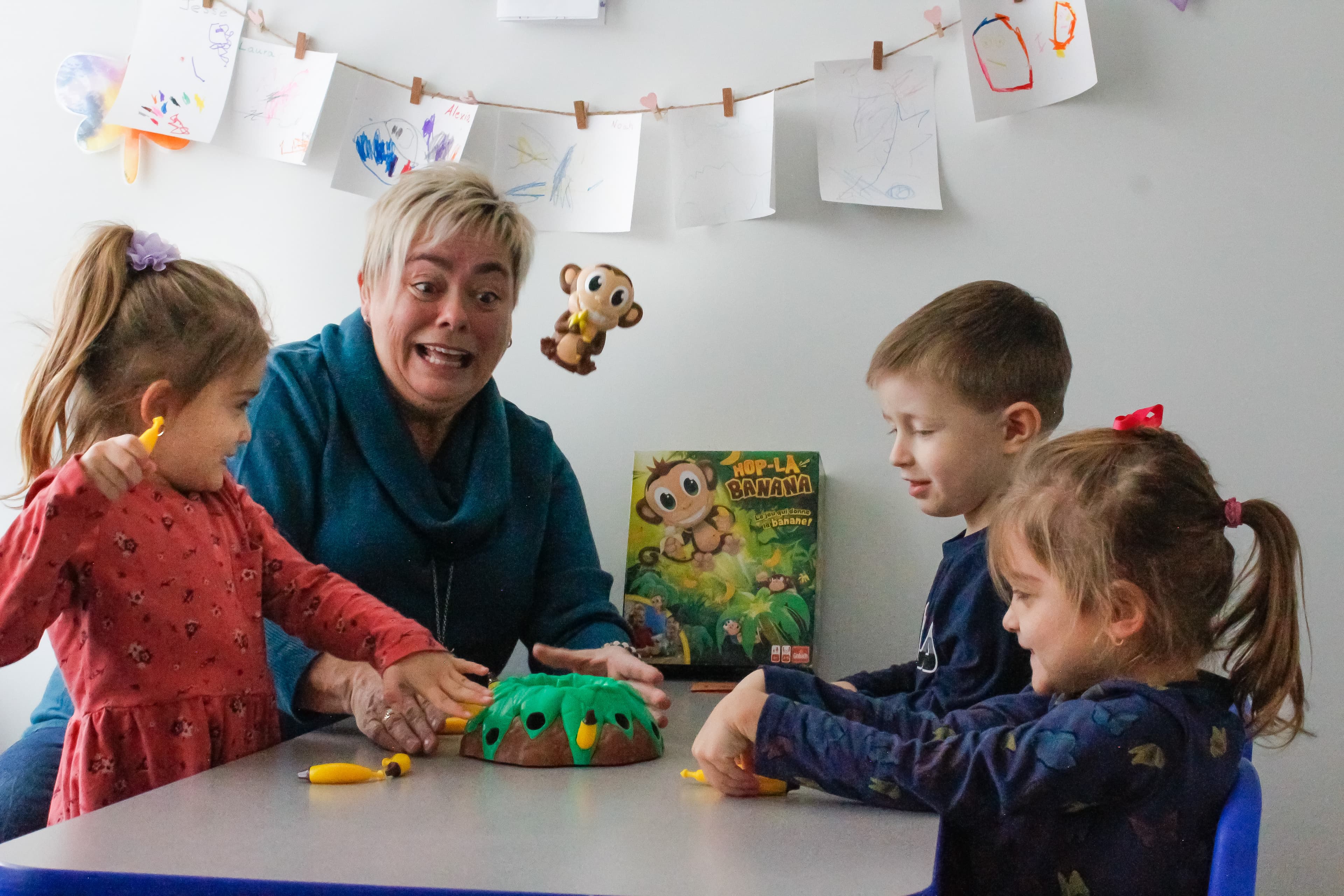 Chantal Normand en atelier avec des enfants